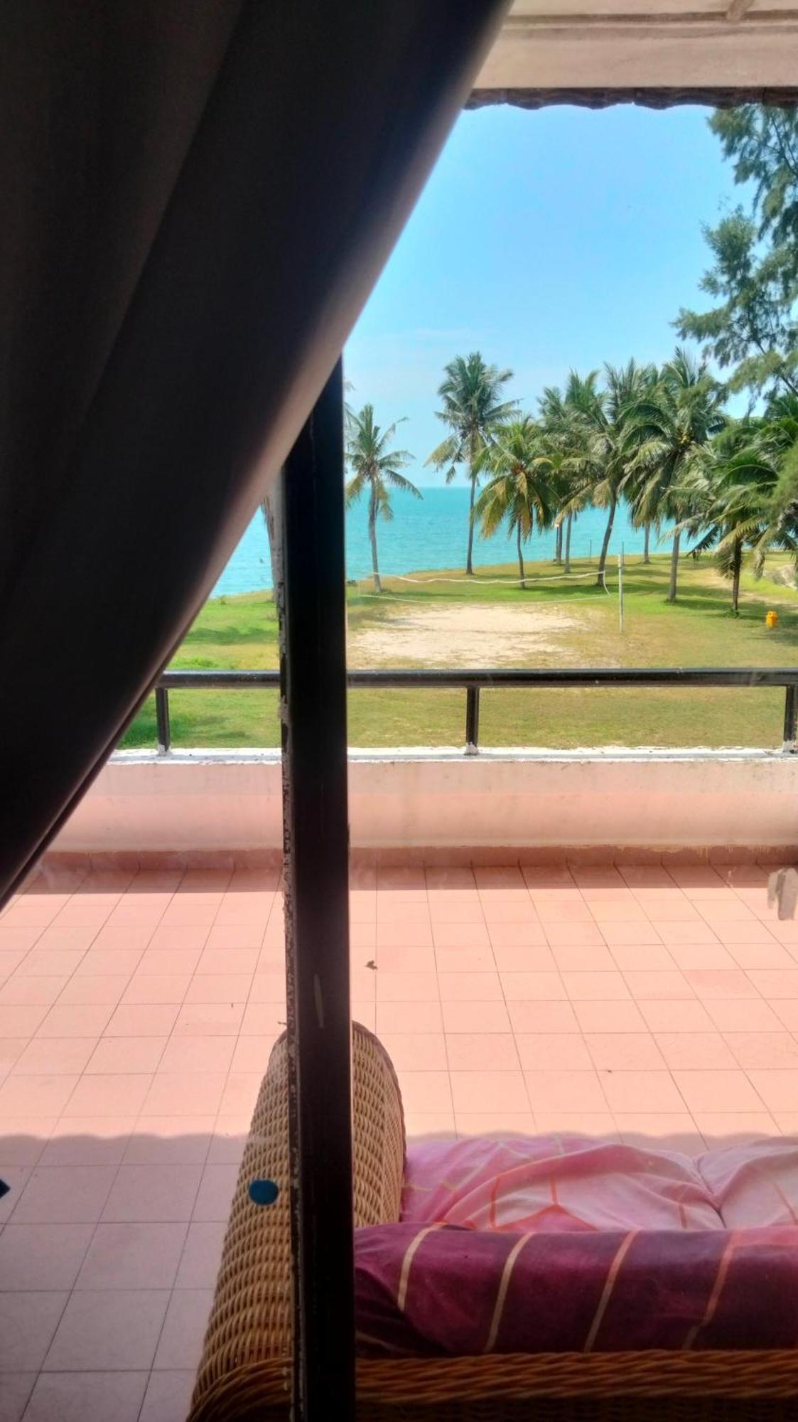 Pd Seaview Corus Paradise Lagoon Port Dickson Exterior photo